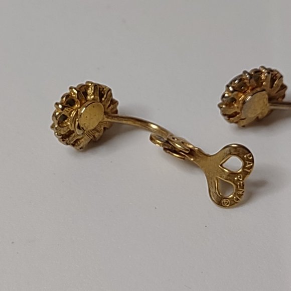 Vintage Green And Gold Tone Clip On Earrings - Picture 12 of 15